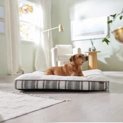 Frisco Farmhouse Rectangular Gusset Dog Bed W/ Removable Cover